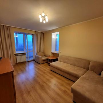 Єреванська вул., 32