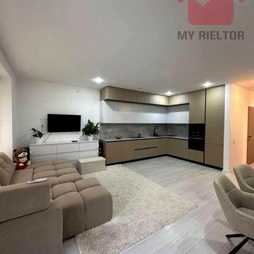 Продає таунхауса по суперціні в Садовому