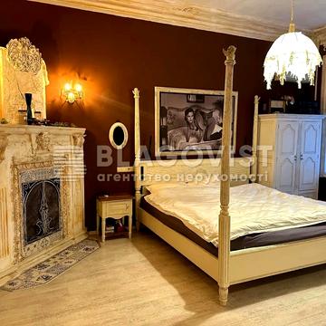 Прорізна вул., 12