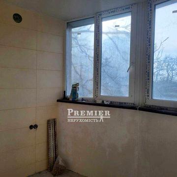 Продам 3 кімнатну квартиру під чистову обробку.До моря 10 хвилин пішки