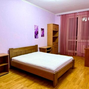 Оренда 4 кімнатної квартири 180 м2 вул. Єжи Ґедройця 2 Палац України