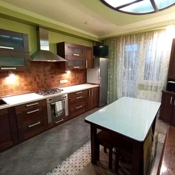 Єлисея Плетенецького вул., 1