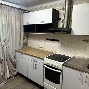 Продам 1кв на жм Тополь ул. Тополиная