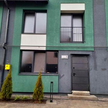 Без комісії, таун 72м², дві кімнати, газовий котел, власний дворик