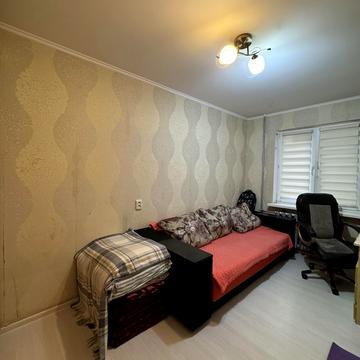 Космонавтів вул., 40