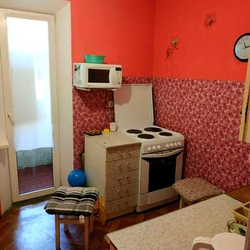 Ст.м. Харківська - 15 хв. пішки. Кошиця № 9. 13 пов. Меблі, техніка.