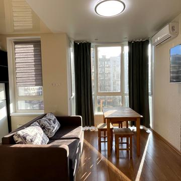 Салютна вул., 2к2