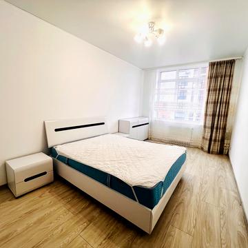 Миколи Гулака вул., 4