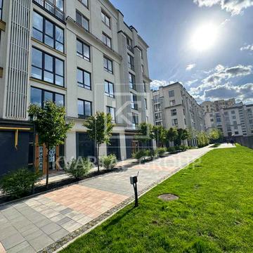 Простора квартира з чудовим панорамним видом, урбаністика, простір!