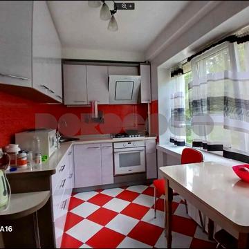 Академіка Доброхотова вул., 8