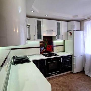 Продаж 2-кімнатної квартири по вул. Першопрохідців, 3