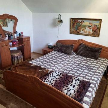 Здам будинок навпроти епіцентра з 17 грудня 2 кімнатний двоповерховий