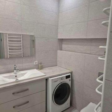 Дегтярна вул., 7