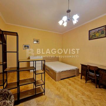 Івана Маряненка пров., 14