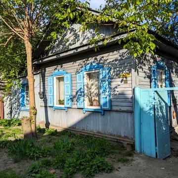 Будинок з центральними комунікаціями,  вул. Франка