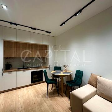 Салютна вул., (Будинок 02301-02303)