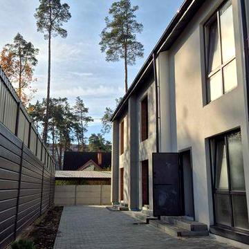 Таунхаус у Бучі на Вишневецького — введений в експлуатацію