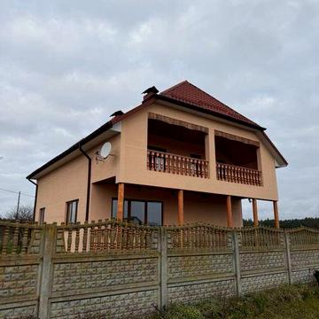 Продаж двоповерхового будинку .с.Забороль