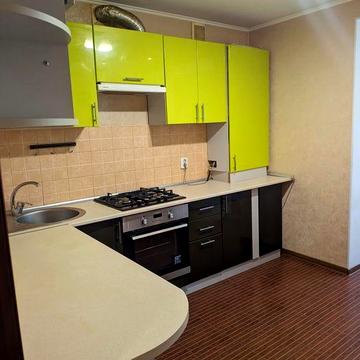 1км кВ на Миколаївській. Можна з котиком. АГВ