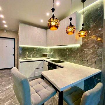 Зарічна 6, ЖК Славутич, метро Славутич 3 хв, Невисокий поверх, Є ТОРГ!