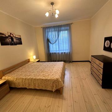 Оренда просторої 2-кімнатної квартири в центрі Бучі-біля Новуса, газ