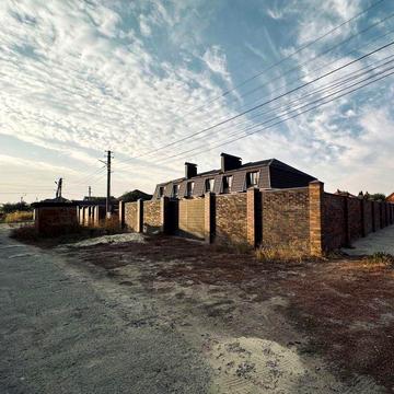 Продам Таун двух этажный Веретиновка! Торг !