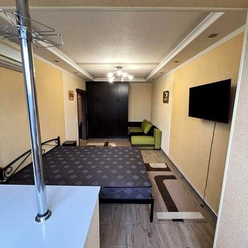 Без комісіі  1 кім. Піонерська, Добровольчих батальонів 8