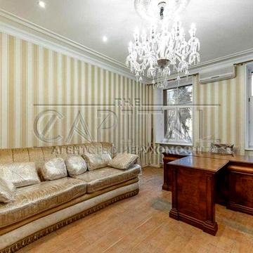 Продаж квартири в урядовому кварталі