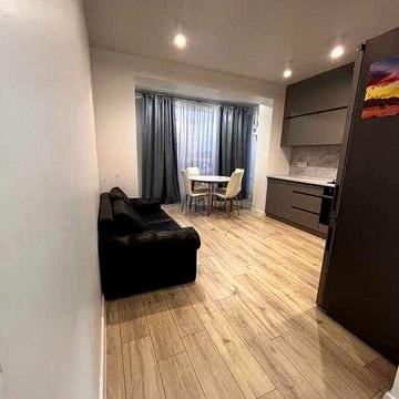 Здам сучасну 1 кімнатну квартиру на Виставці!