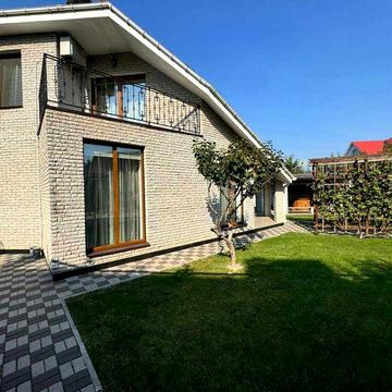 Здам в оренду двоповерховий будинок з присадибною ділянкою Київ