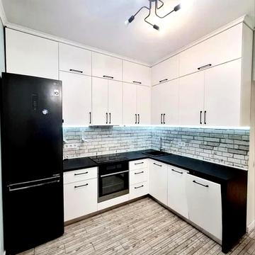 Братська вул., 12