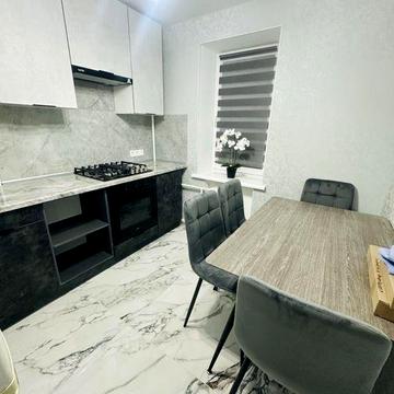 Продам 1 комнатную квартиру в центре города в кирпичном доме. ЖК Осбб