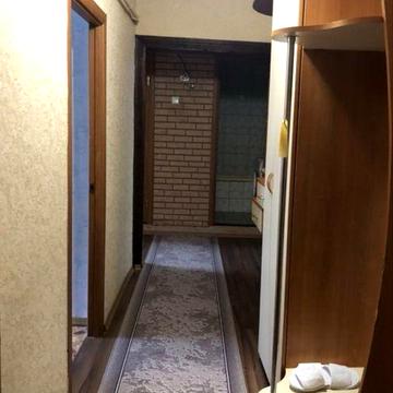 Продам 3-х кімнатну квартиру по вулиці Державності (Жадова )