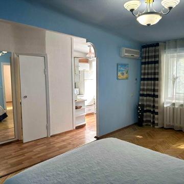 Продаж 2-кімнатної квартири з паркуванням на Печерську від власника!