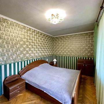 Валерія Лобановського просп. (Червонозоряний), 37