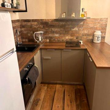 Без комісіі. Кухня студія. Метро