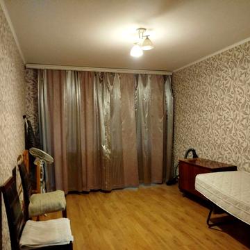 Трехкомнатная квартира на Парковой  второй этаж.