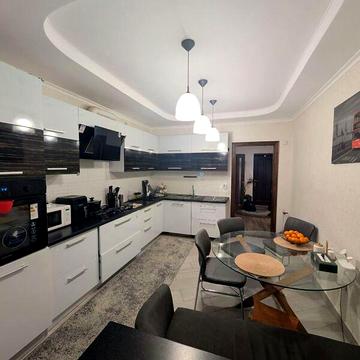 Продаж 5к Квартира Озерна вулиця