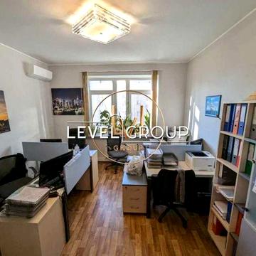 Чотирикімнатна квартира або офіс на вул. Провіантська, 3