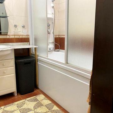 Продам двокімнтатну, ЦЕНТР.