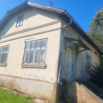 Будинок та земля