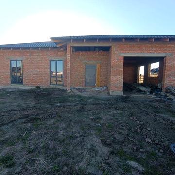 Рованці! Баобаб 500 м.Всі комунікації,10 сот.гараж та тераса під одним