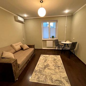 Верболозна вул., 37