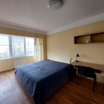 Оболонський просп., 31