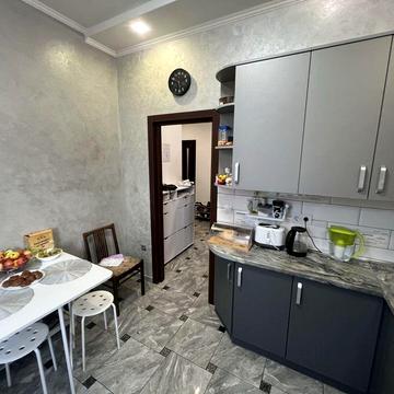 Двох кімнатна квартира з меблями і технікою (черляни)