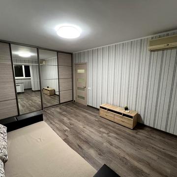 Лариси Руденко вул., 10-В