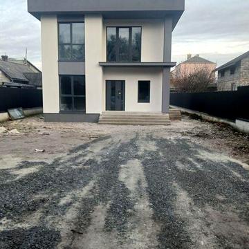 Продаж окремостоячого будинку.