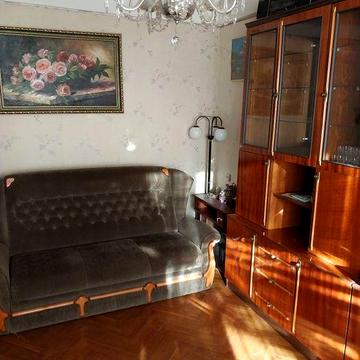 Актуально !Ціну знижено,Сдам 2 х кімнатну метро Лівобережна,вул.Флорен