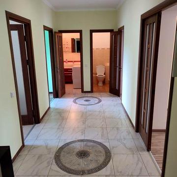 Квартира дуже тепла і щатишна