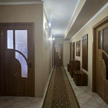 Продаж велика квартира в самому центрі